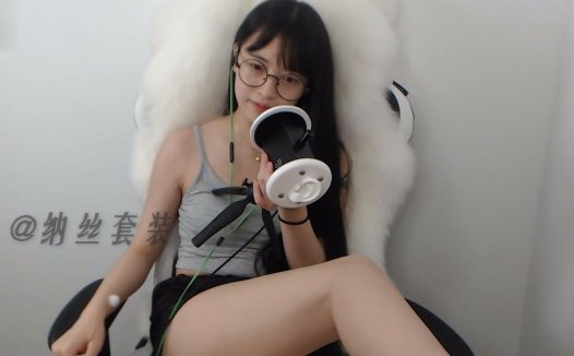 灵性饱满的欢欢asmr定制,曾经把自己催眠的斗鱼主播